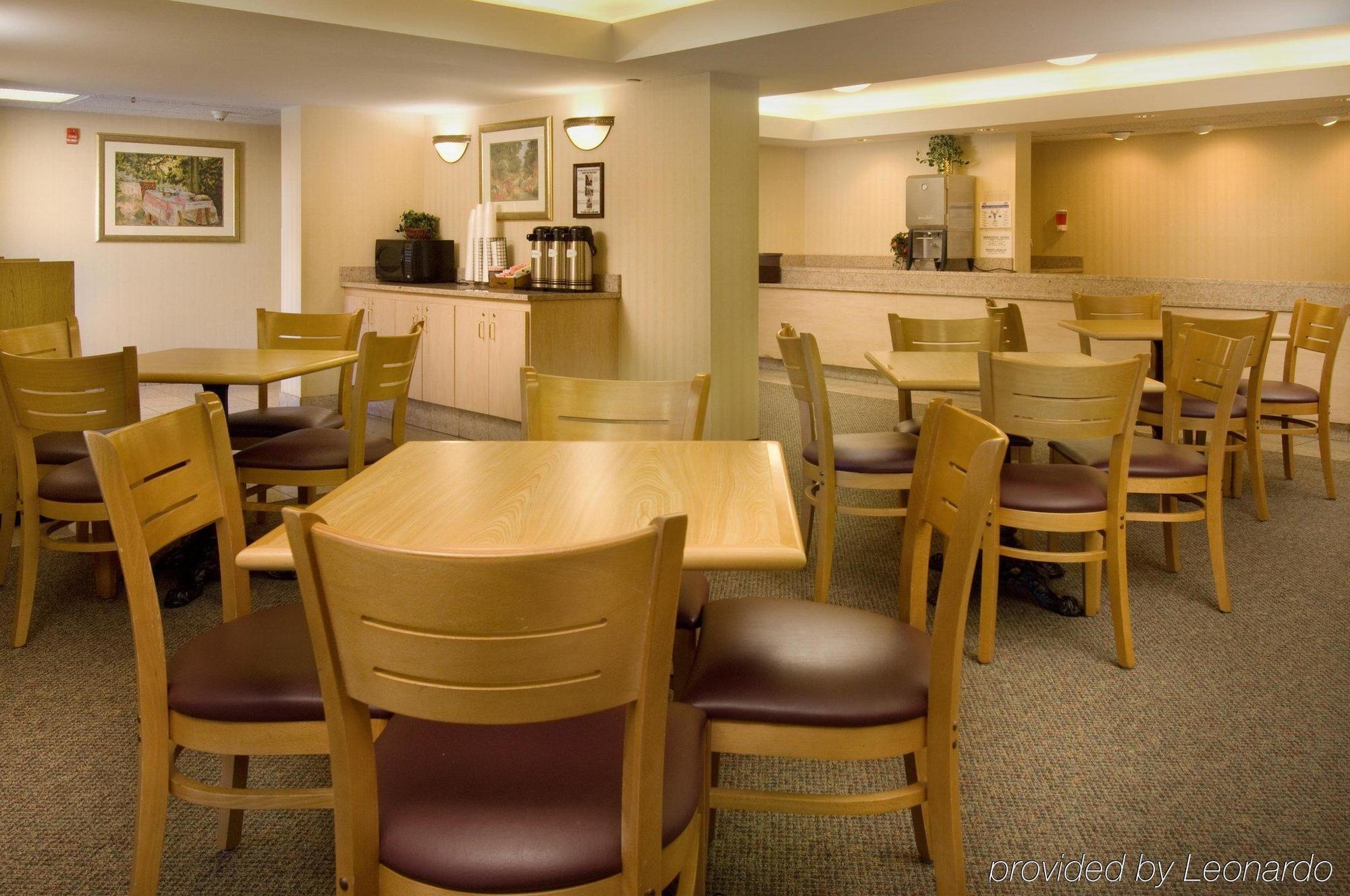 Pear Tree Inn Kansas City Overland Park Restaurant foto